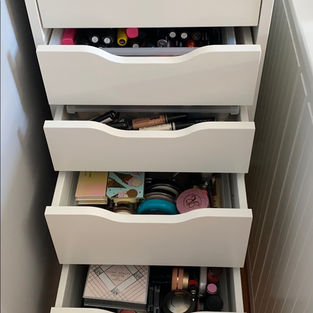 Makeup declutter!